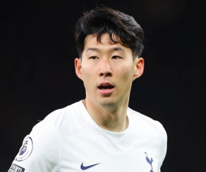 Lịch thi đấu bóng đá hôm nay 19/10: MU đại chiến Tottenham