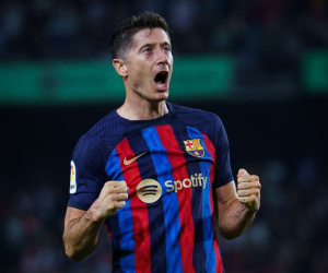 Lewandowski lập cú đúp, Barca bắn hạ 'Tàu ngầm vàng'
