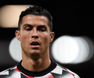 HLV MU nói điều bất ngờ sau khi loại bỏ Ronaldo