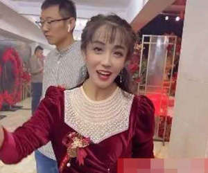 Mẹ chồng quá trẻ đẹp khiến ai cũng tưởng cô dâu, dân tình tấm tắc: 'Về làm con mẹ áp lực lắm đây!'