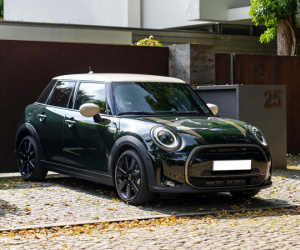 Xe MINI ra bản mới, giá 2,3 tỷ đồng không dành cho số đông