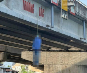 Đi tập thể dục, tá hỏa phát hiện người đàn ông treo cổ dưới gầm cầu