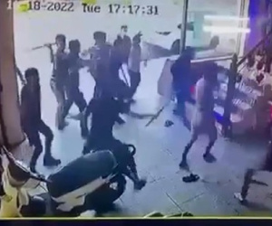 Lộ nguyên nhân nhóm giang hồ 'đổ bộ' quán karaoke, chém người tới tấp