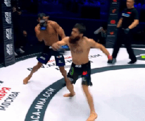 Mãn nhãn cú đá xoay tuyệt đỉnh giúp võ sĩ Nga hạ knock-out đối thủ sau 28 giây