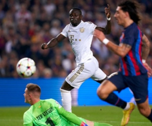 Thảm bại trước Bayern, Barca tủi hổ rời Champions League