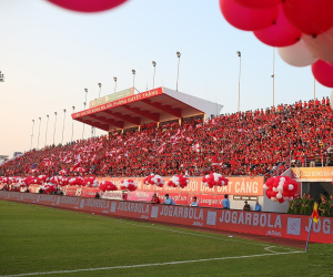 V-League tăng giá mạnh, đừng vì tình nghĩa mà... đạp đổ 'nồi cơm'