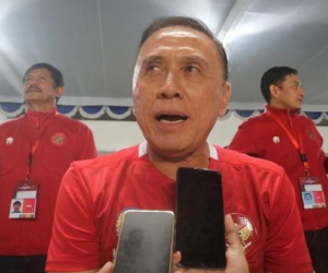 Chủ tịch LĐBĐ Indonesia nguy cơ bị bắt vì thảm kịch giẫm đạp khiến hơn 100 người thiệt mạng