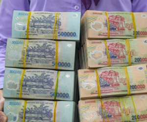 Ba 'ông lớn' ngân hàng nhập cuộc đua tăng lãi suất