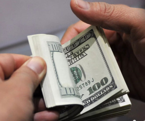 Tỷ giá USD bắt đầu hạ nhiệt sau khi lên đỉnh lịch sử