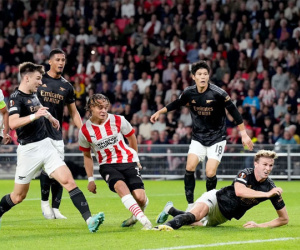 Arsenal thua bẽ bàng trên sân PSV