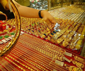 Vì sao nhiều người không còn mặn mà với vàng miếng SJC?