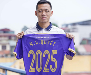 Văn Quyết gia hạn với Hà Nội FC đến năm 2025