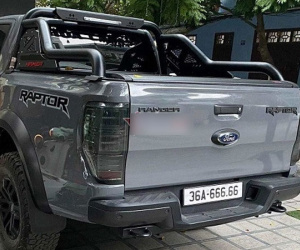 Loạt ô tô biển siêu đẹp, bán lãi hàng tỷ đồng ở Việt Nam