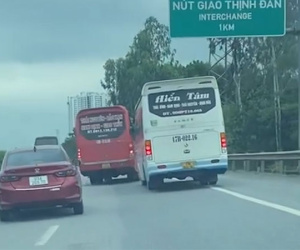 2 xe khách chèn ép nhau trên cao tốc: Phút nóng nảy đưa tài xế vào vòng lao lý