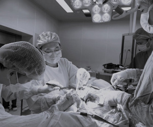 25 phút nguy cấp cứu sống thanh niên bị dao đâm vào tim