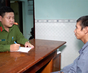 Lật mặt người đàn ông ăn xin là tội phạm truy nã
