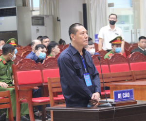 Vụ buôn lậu 200 triệu lít xăng: Bị cáo 'ra đầu thú' chứ không bị bắt giam