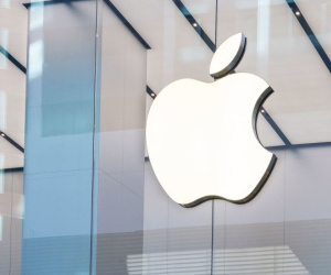 Apple mất cùng lúc hai nhân sự cao cấp
