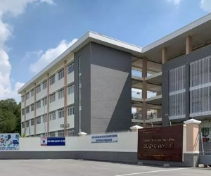 Xôn xao trường học 'không cho học sinh đồng tính ngồi chung bàn'