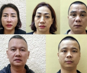 Hà Nội: Bắt bà trùm Phương 'nở' và đàn em chuyên cho vay nặng lãi kiêm tổ chức đánh bạc