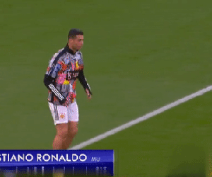 Ronaldo học đòi 'xoay compa' như Antony và cái kết đắng