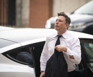 Elon Musk huy động hàng chục thân tín tại Tesla cho vụ tiếp quản Twitter