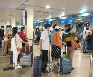 NÓNG: Nhiều giám đốc doanh nghiệp bị tạm hoãn xuất cảnh