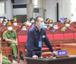 Vụ buôn lậu gần 200 triệu lít xăng: Bị cáo cầm đầu 'tố' đồng phạm khai gian, chối tội