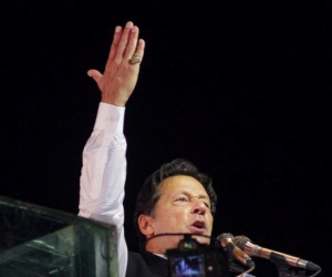 Cựu Thủ tướng Pakistan Imran Khan bị bắn giữa cuộc biểu tình