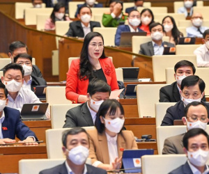 Dân sửa nhà trong ngõ sâu vẫn biết, cao ốc trái phép mặt đường sao không phát hiện ra?