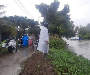 Xe máy rơi xuống sông, nữ sinh tử vong trên đường đến trường