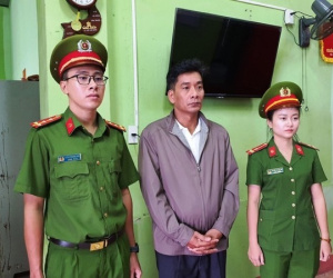 Hai lần thuê ô tô đem cầm cố
