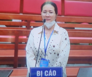 Nghe tin 'ông trùm' đường dây buôn lậu 200 lít xăng bị bắt, nữ giám đốc lập tức tiêu hủy sổ sách
