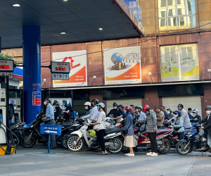 Hà Nội 'khát xăng': Đại lý đóng cửa hoặc giới hạn mức bán