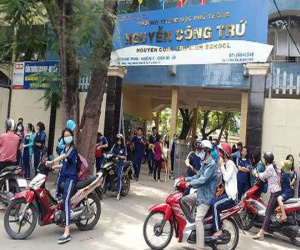 Hiệu trưởng, hiệu phó ở TP.HCM bị nhắc nhở vì học sinh được nâng điểm