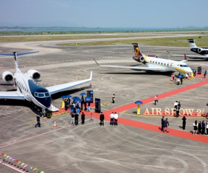 Chiêm ngưỡng hai dòng máy bay đẳng cấp tại Airshow 2022 Vân Đồn