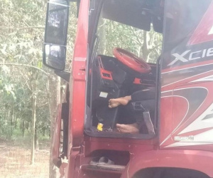 Kinh hãi phát hiện tài xế tử vong trong cabin xe ben đậu ven đường