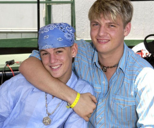 Mối quan hệ đầy bất ổn của Aaron Carter với người anh nổi tiếng Nick Carter và các chị em gái
