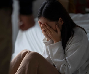 Mới cưới 1 tháng, tôi đã muốn ly hôn vì yêu cầu vô lý của chồng