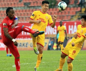 Nam Định lún sâu, Hải Phòng lên ngôi đầu