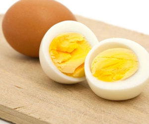 Mắc sốt xuất huyết kiêng ăn trứng có đúng không?