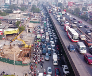 Cục CSGT kiến nghị thu hẹp lô cốt ‘chiếm’ đường Nguyễn Xiển để giảm ùn tắc