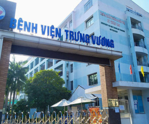 Bác sĩ TP.HCM: 'Nhân viên y tế không chết nhưng người bệnh lãnh đủ'