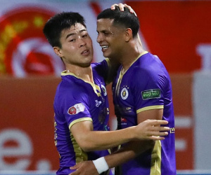 Hà Nội FC chạm một tay vào chức vô địch V.League