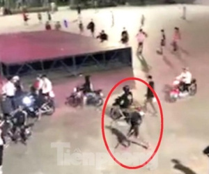Nhóm thanh niên mang hung khí gây náo loạn khu trung tâm hội nghị ở Bình Dương