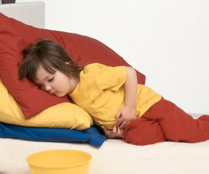 Bé 18 tháng tuổi nguy kịch vì tiêu chảy, BS cảnh báo những sai lầm của bố mẹ khiến bệnh thêm nặng