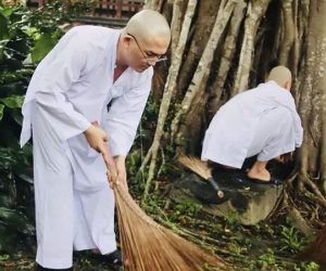 Đại Nghĩa tiết lộ công việc ở chùa trong khóa tu 10 ngày