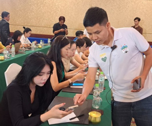 Vừa lãi 1.001 tỉ đồng, bầu Đức bán “heo ăn chuối” online