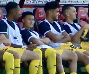 Tại sao Quang Hải không đá phút nào trong 2 trận liên tiếp của Pau FC?