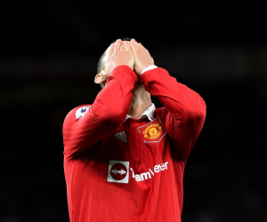 Fan MU 'tấn công' Ronaldo, tự hủy sự nghiệp vì cái tôi lớn